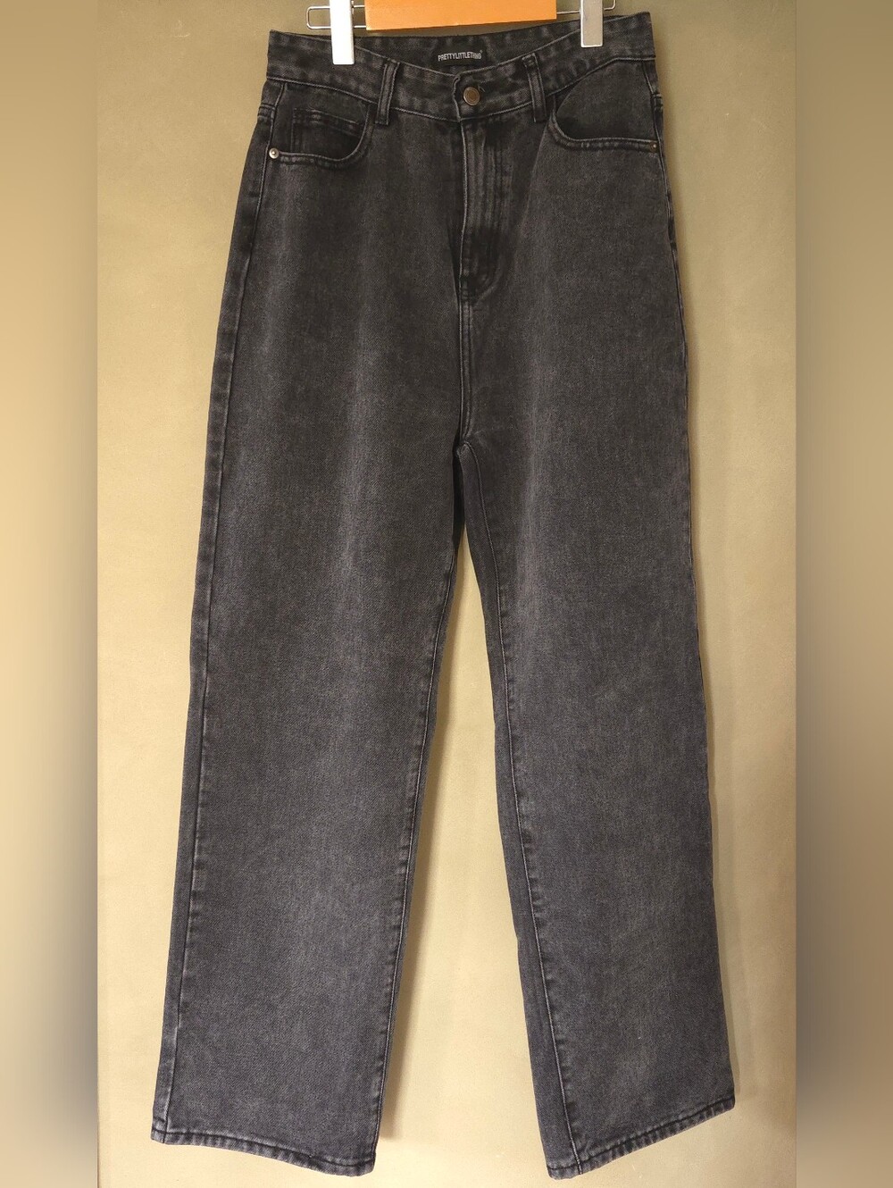 PrettyLittleThing (100$) | Washed Grey High Waist Straight Leg Jeans, Size 28 - Picture 3 of 6